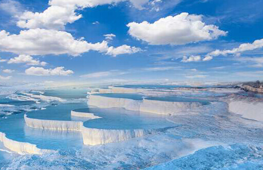 Pamukkale Travertenleri: Doğanın Bıraktığı Pamuktan Kaleler
